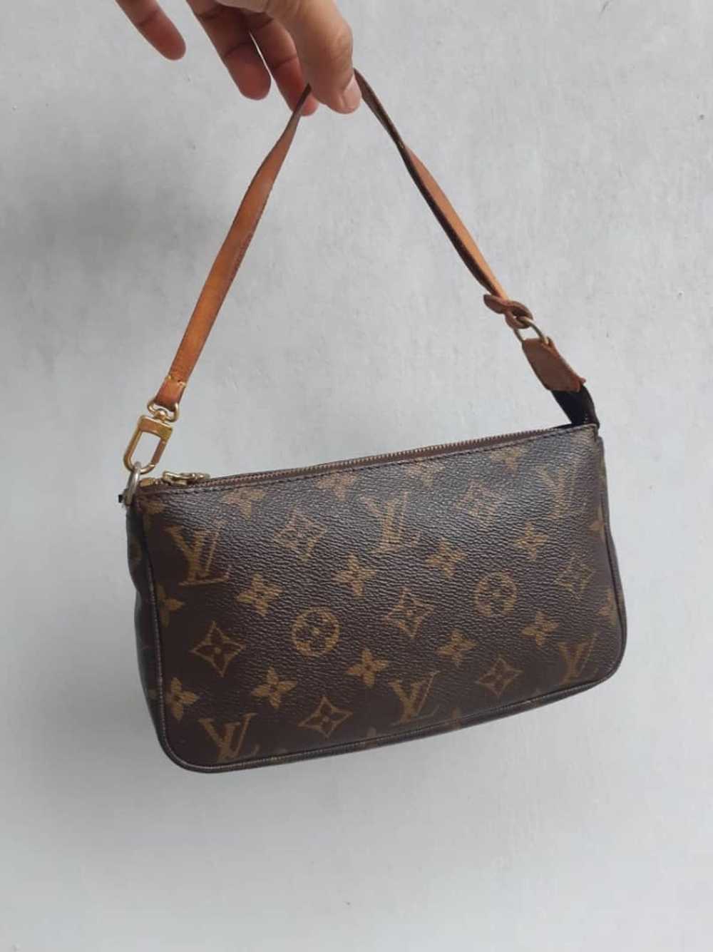 Louis Vuitton Louis Vuitton Mono Pochette Accesor… - image 11