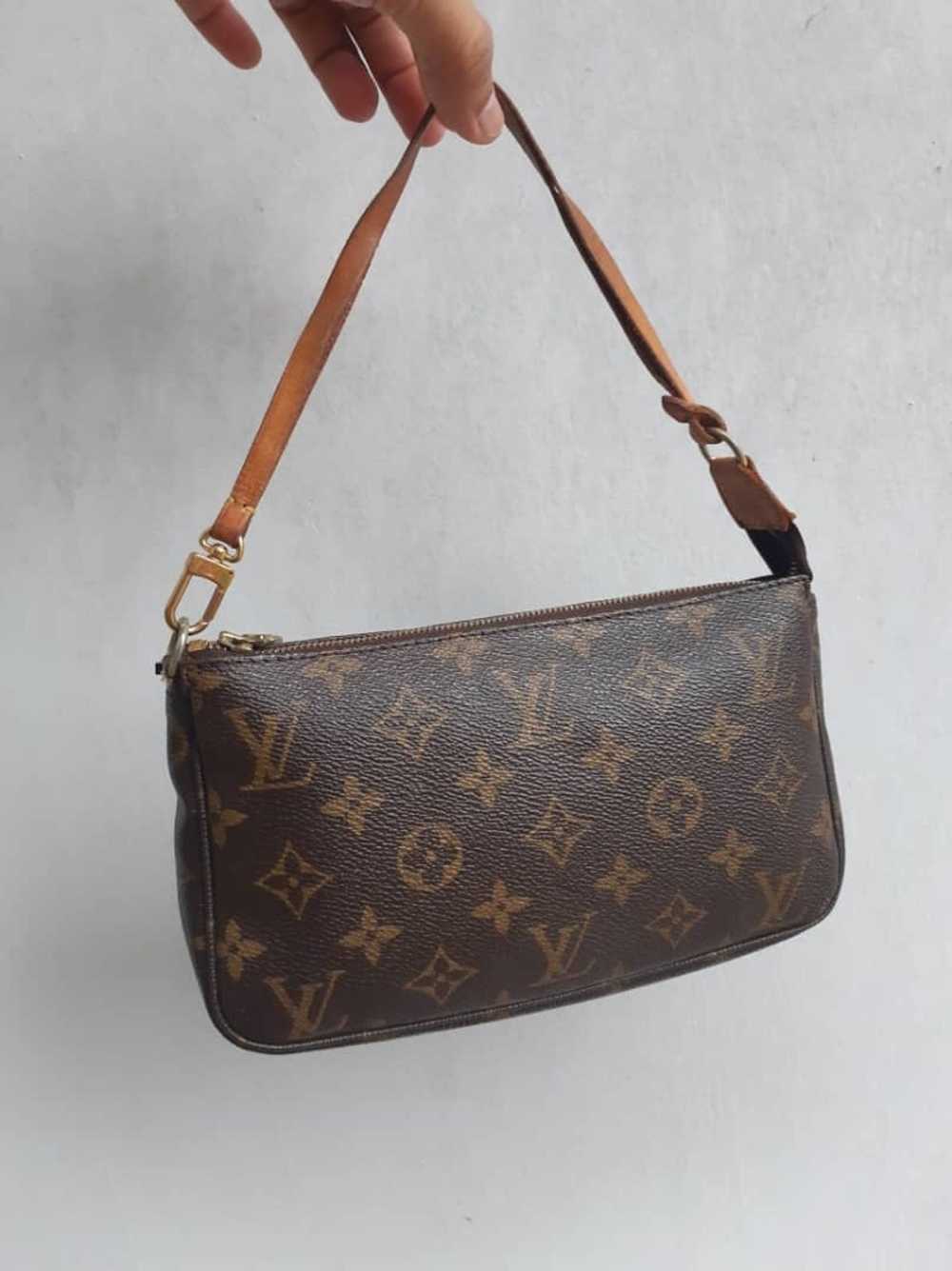 Louis Vuitton Louis Vuitton Mono Pochette Accesor… - image 12