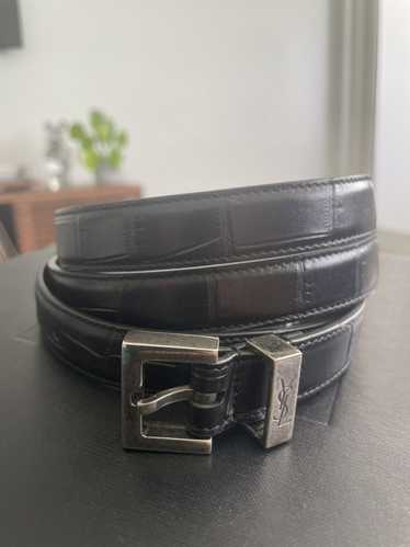 Male buckle thin belt in crocodile-embossed leather - Saint Laurent Paris