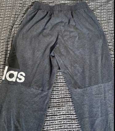 Adidas Adidas sweatpants/ Joggers