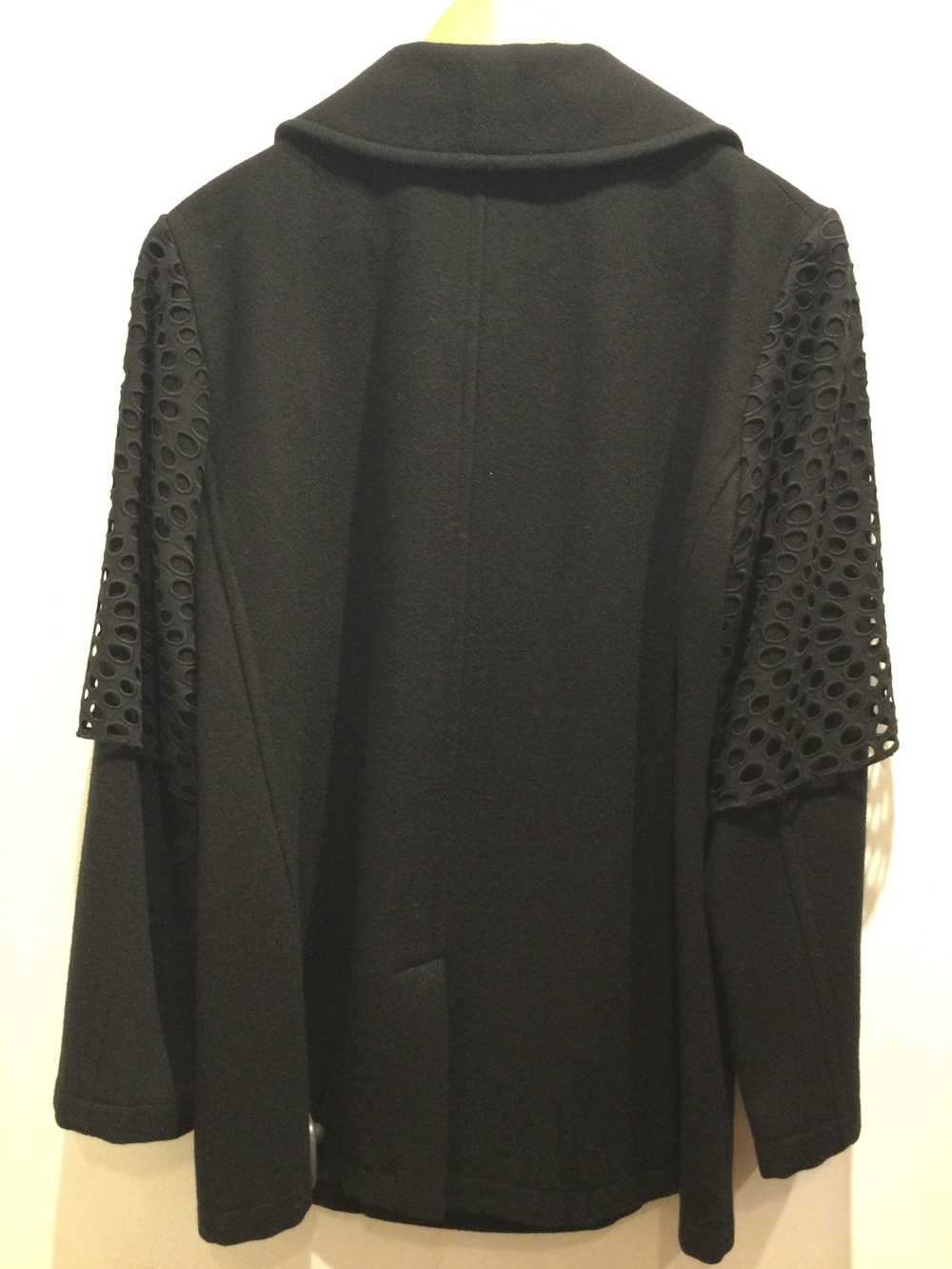 Y’s black shoulder meshed pea-coat - image 2