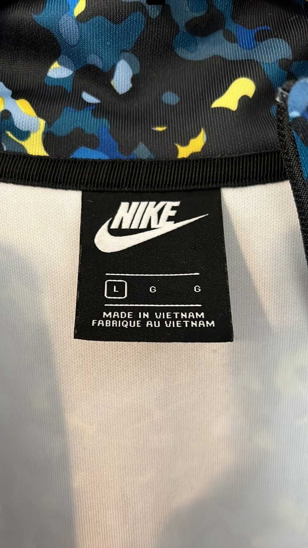 Nike Nike Camo Light Jacket - image 7