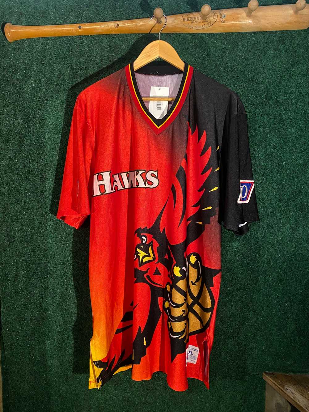 Vintage NBA 50th Anniversary Atlanta Hawks Shoota… - image 1