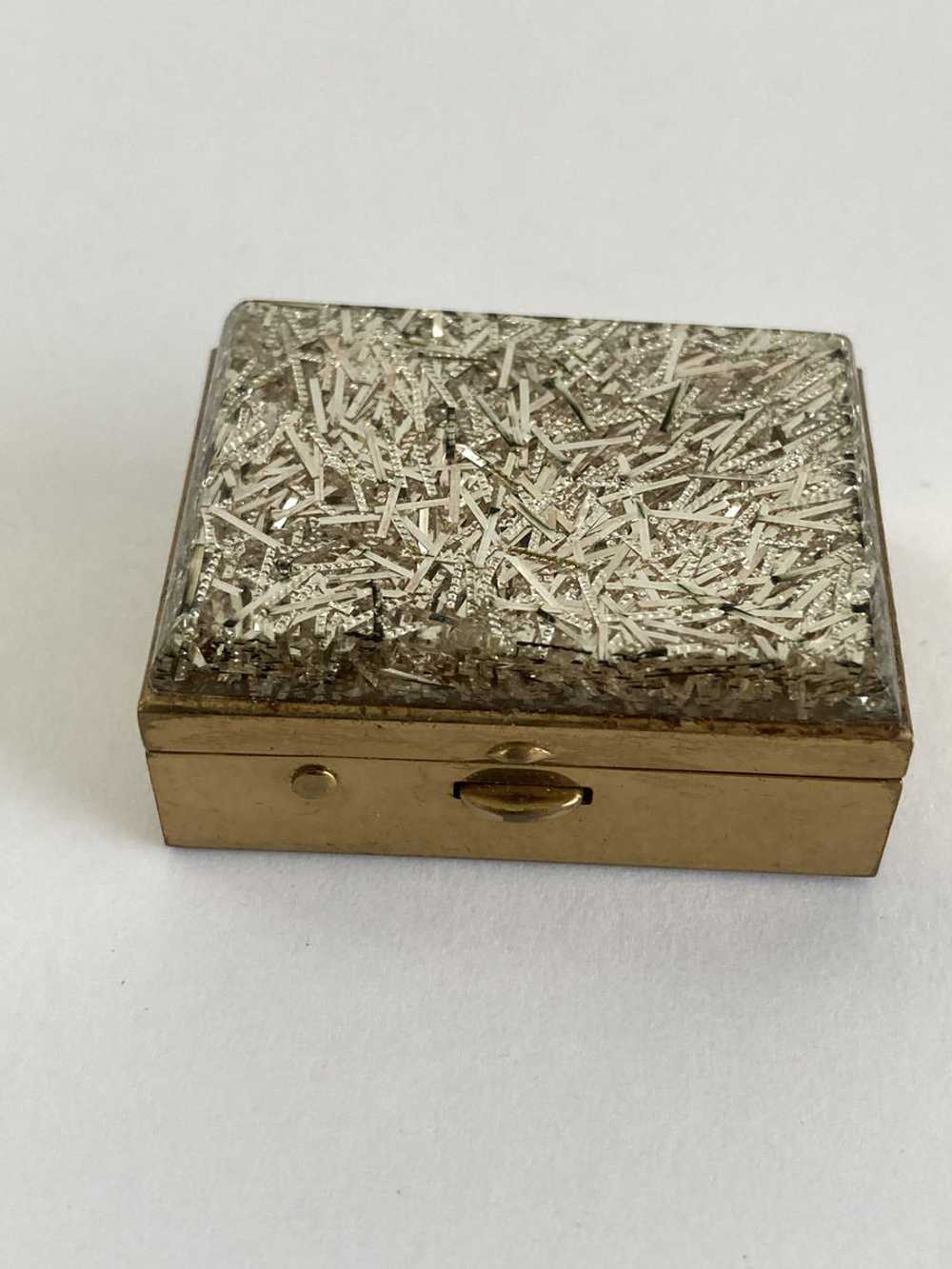 Vintage 1950s Silver Confetti Pill Box - image 3