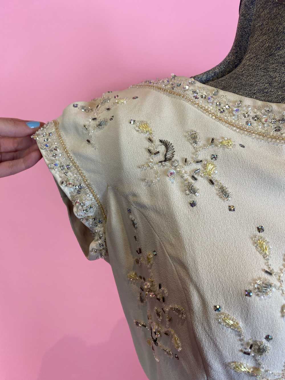 1950s Cream Silk Beaded Embroidered Dress - image 4