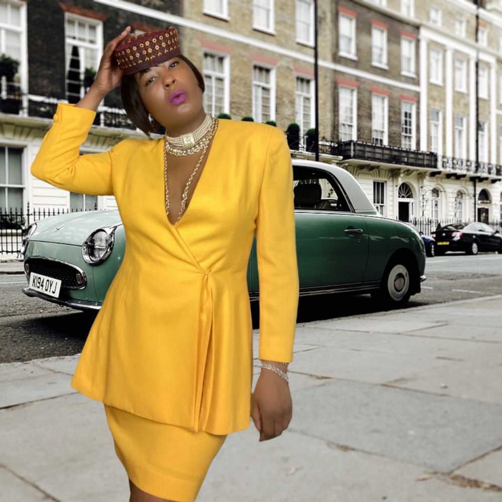 90s Yellow Donna Karan Wool Skirt Suit Size 12 - image 2