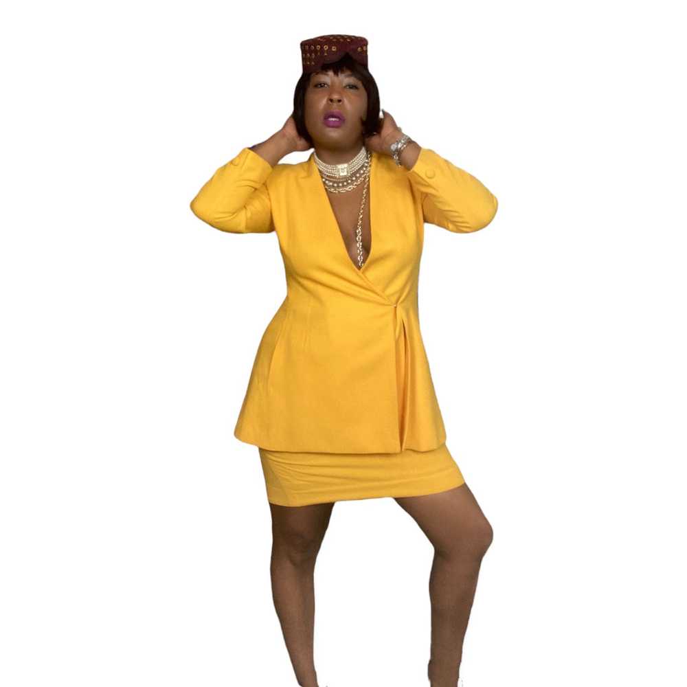 90s Yellow Donna Karan Wool Skirt Suit Size 12 - image 4