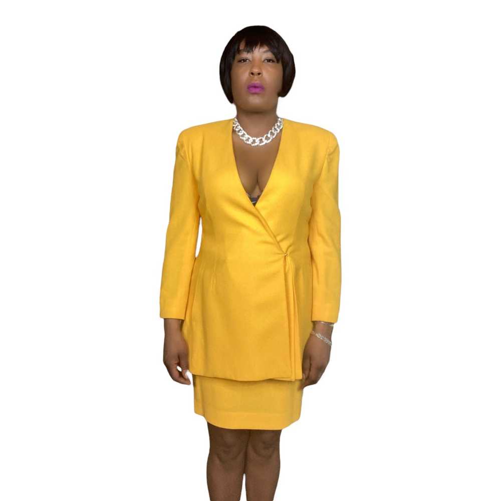 90s Yellow Donna Karan Wool Skirt Suit Size 12 - image 8