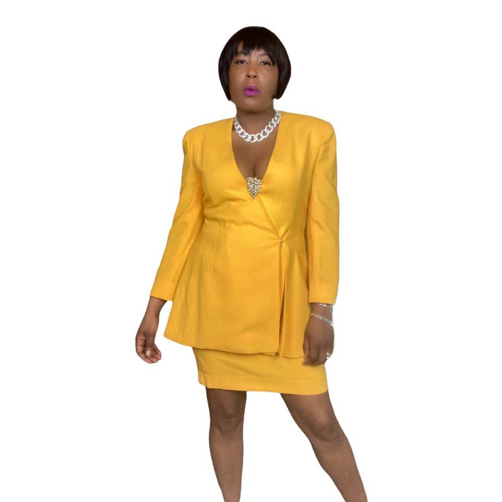 90s Yellow Donna Karan Wool Skirt Suit Size 12 - image 9