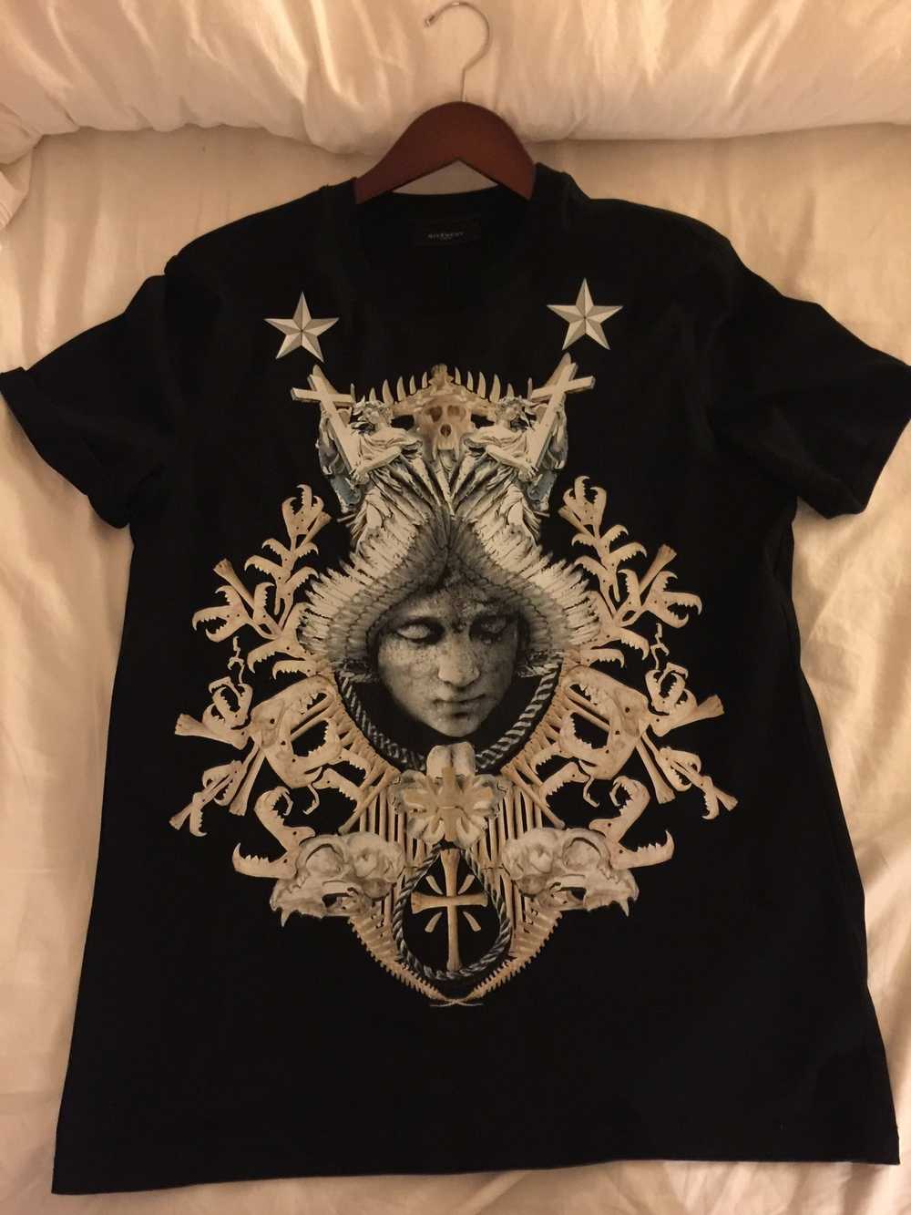 Givenchy sculpture face tee - image 1