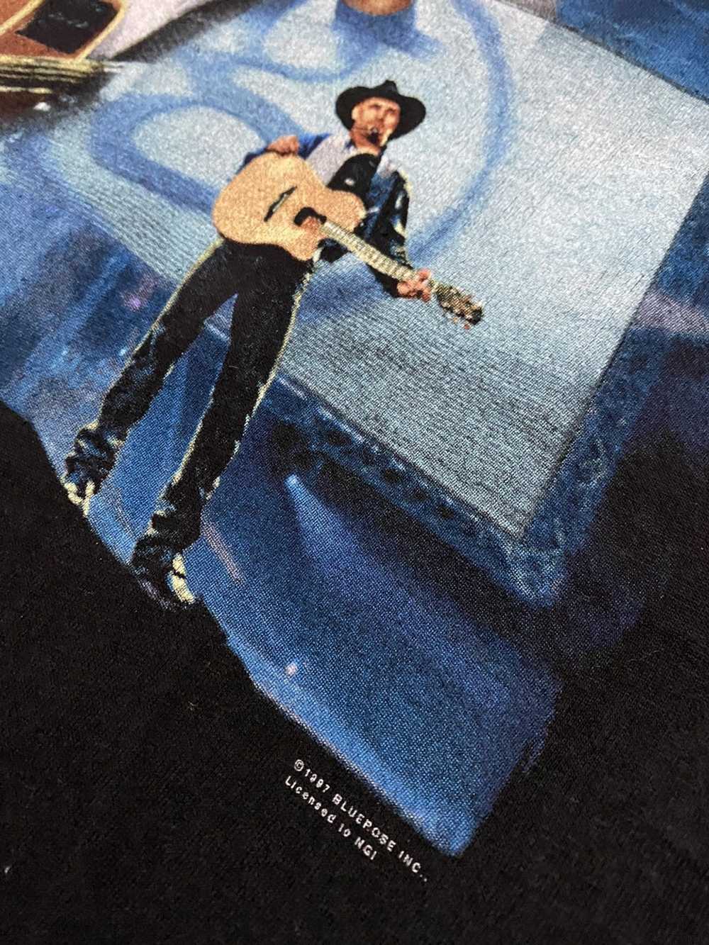 Vintage Garth Brooks t shirt 1997 - image 2