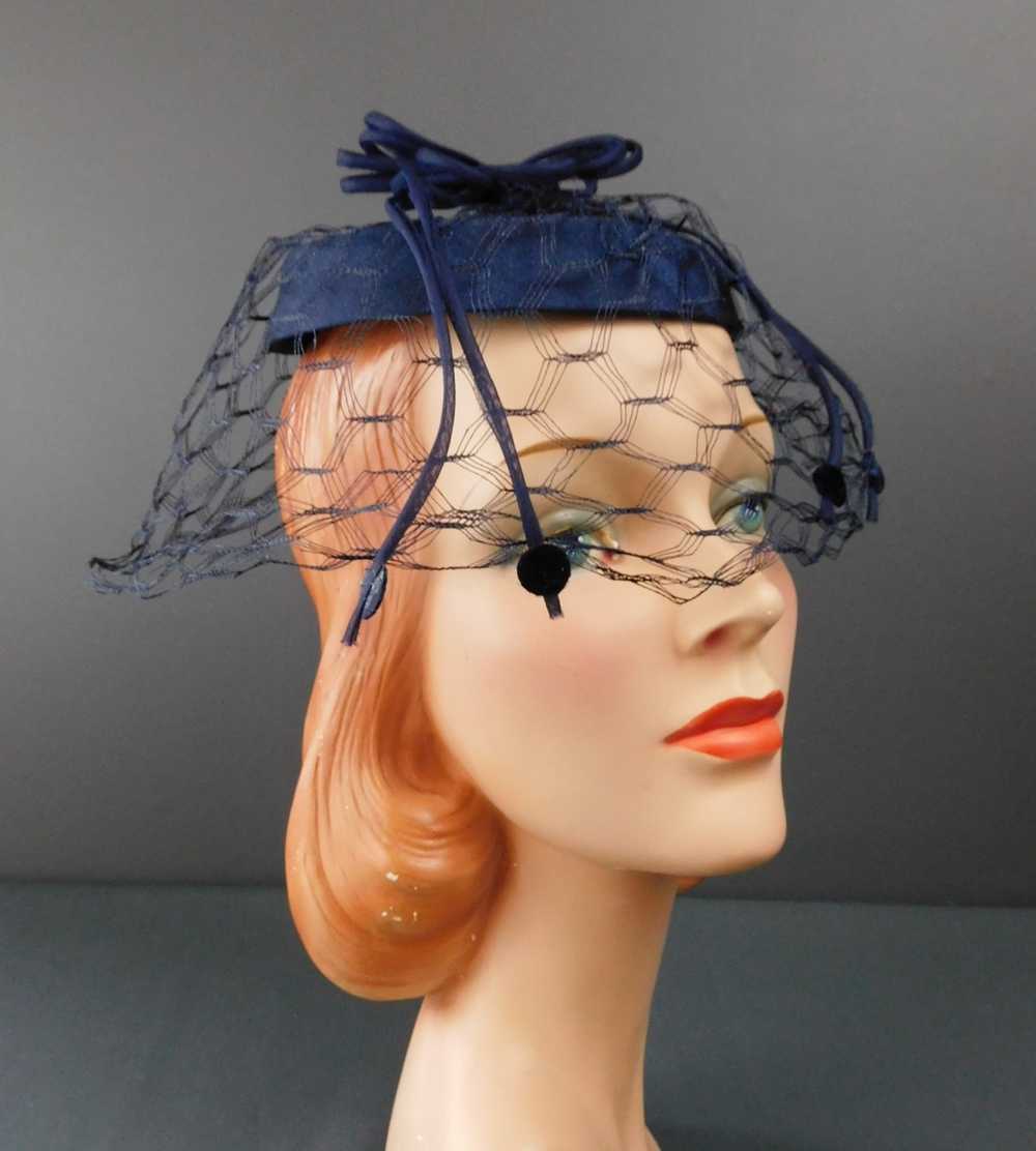 Vintage Midnight Blue Ring Hat with Veil and Orga… - image 3