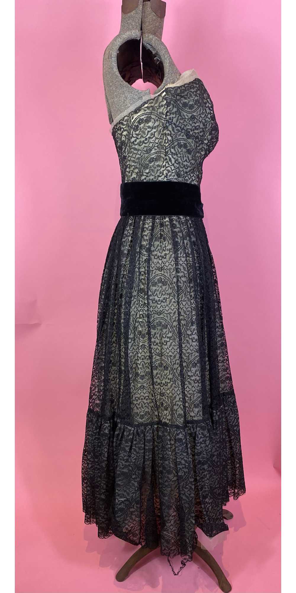 1950s Layered Lace Strapless Dress - image 4