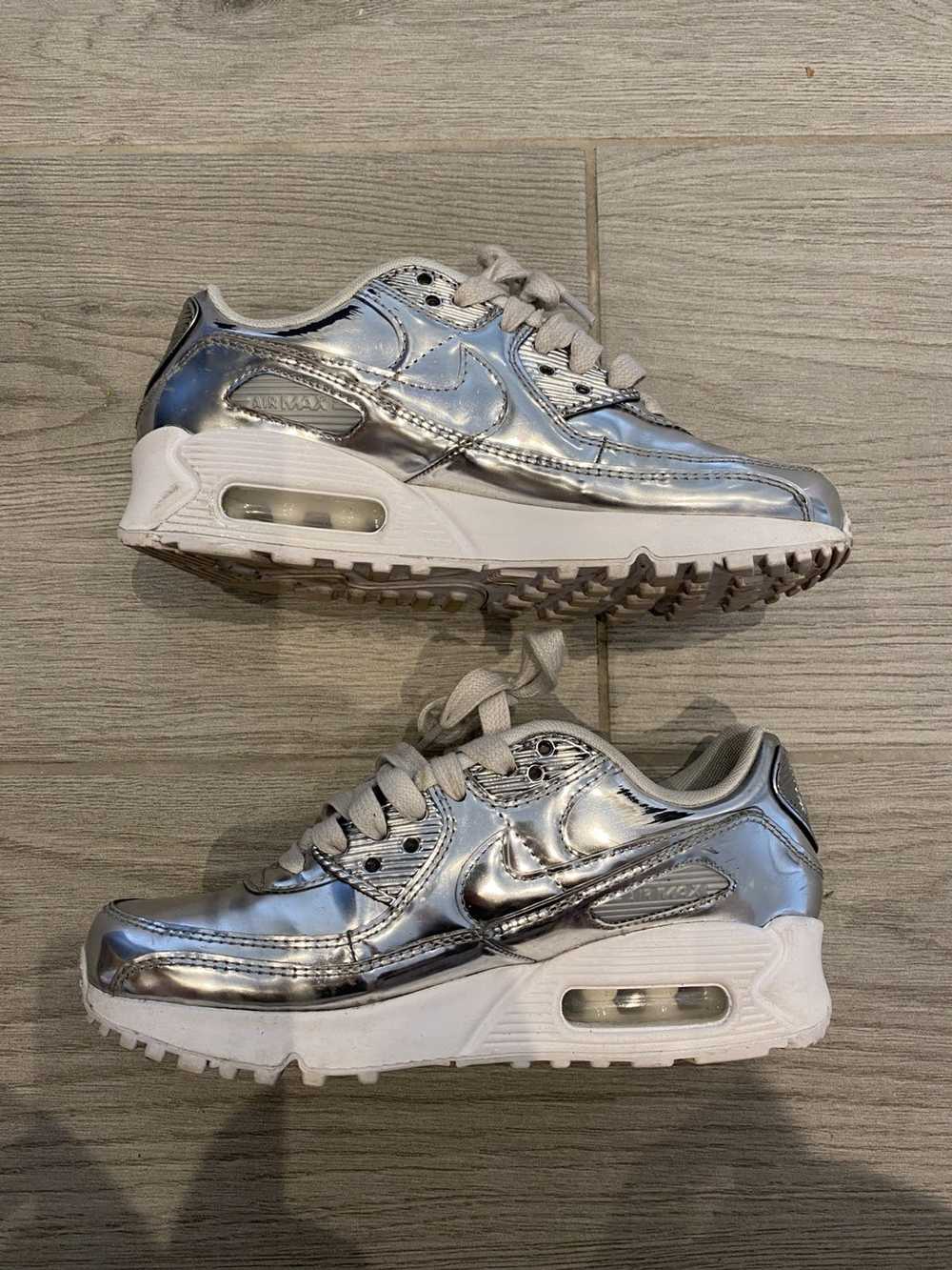 Nike Nike Air Max 90 Metallic Silver - image 2