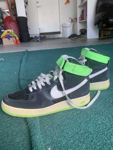 Nike Retro Air Force Ones 82 Tag