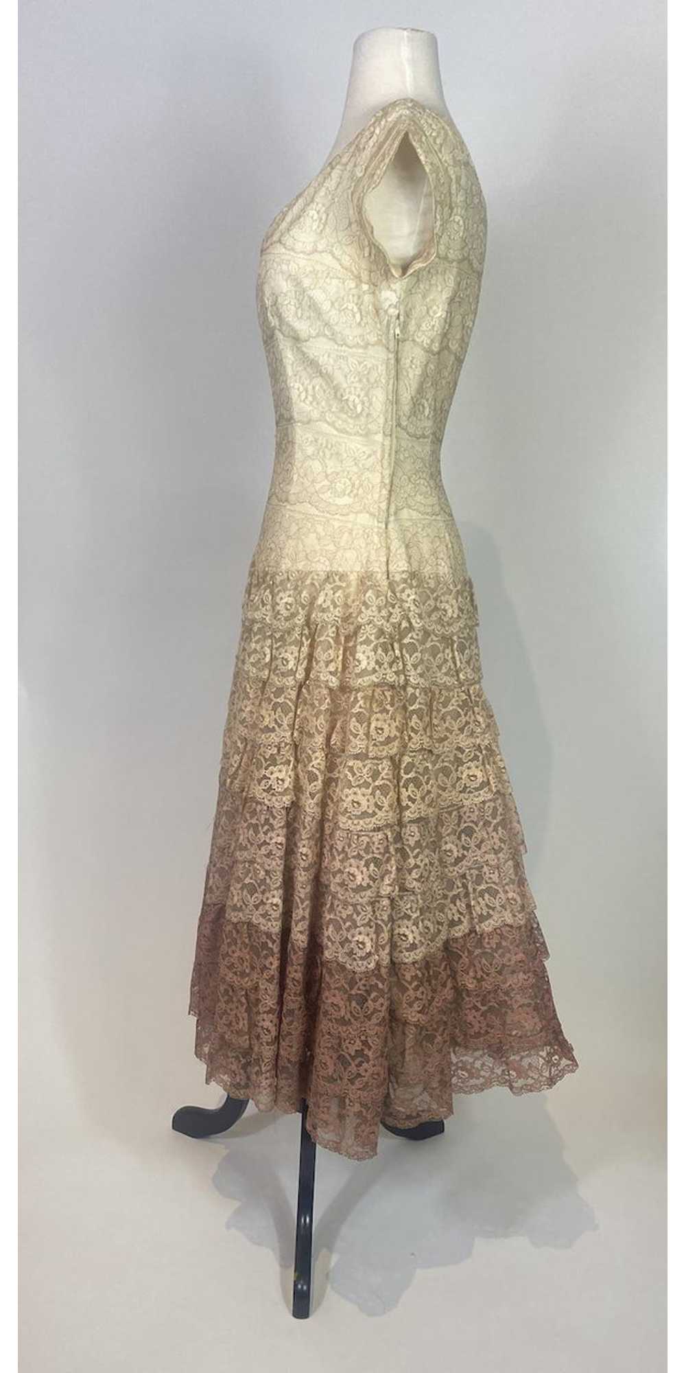 1950s Tiered Ombre Lace Swing Dress - image 4