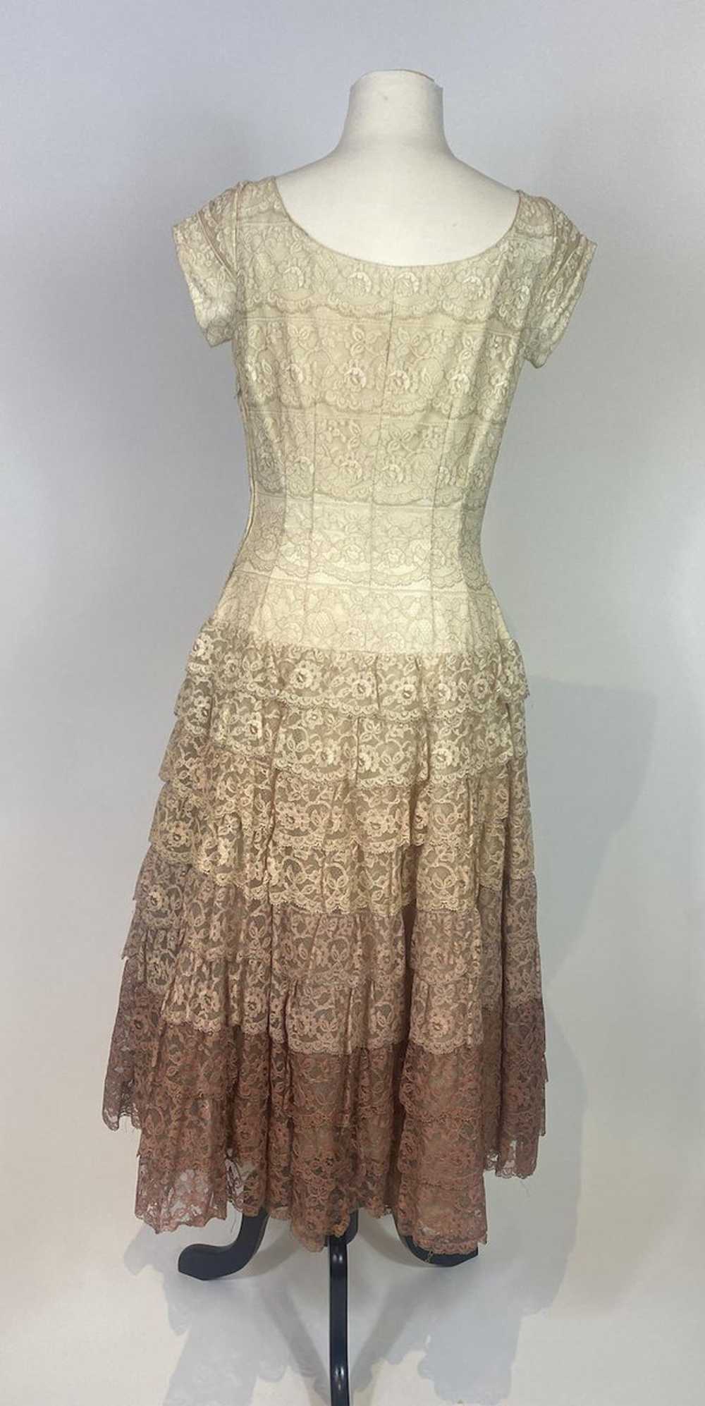 1950s Tiered Ombre Lace Swing Dress - image 6