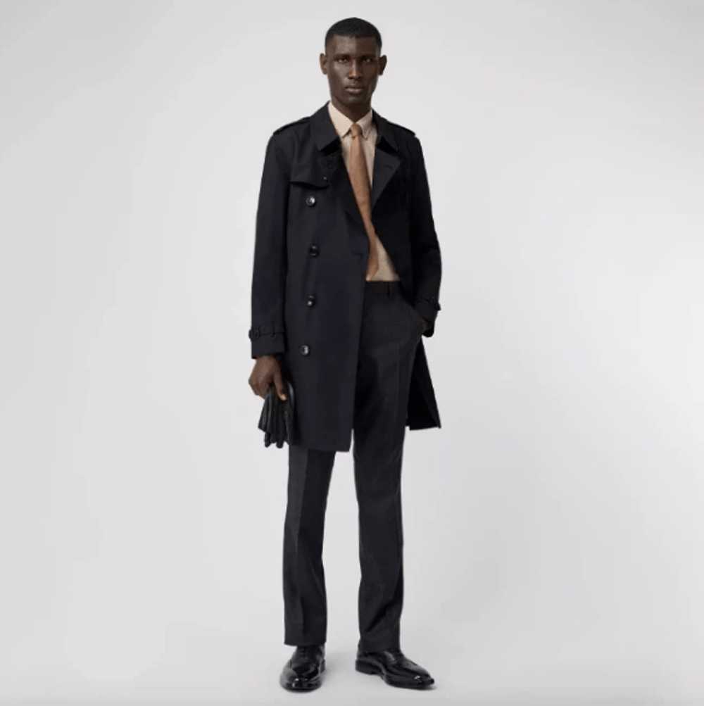 Burberry The Kensington Trench Coat In Black Size… - image 2
