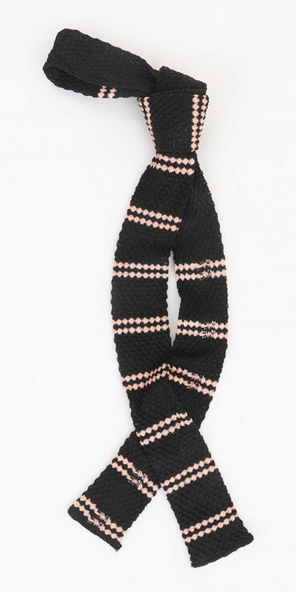 1950s Knit Tie in Black and Pink - image 1
