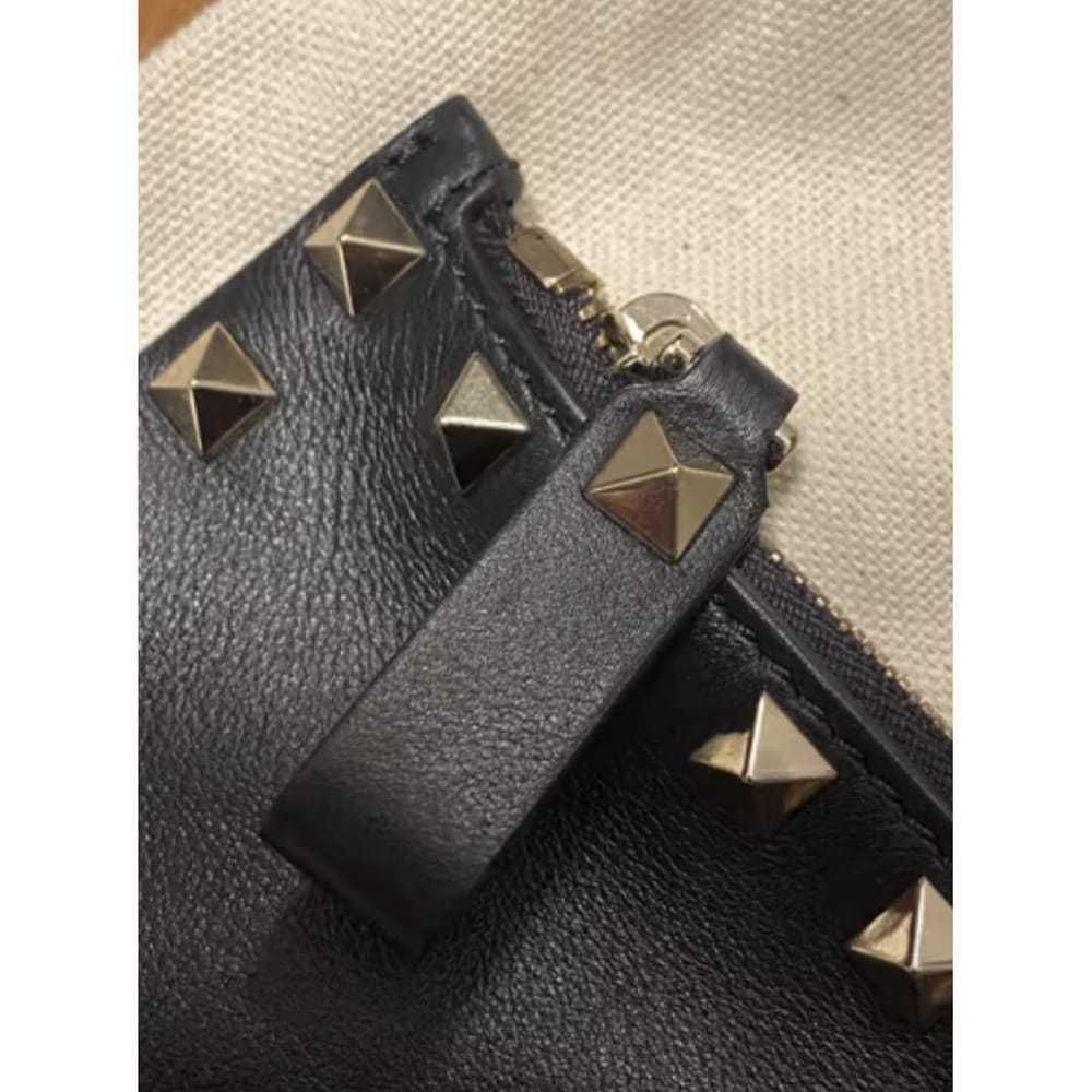 Valentino Garavani Rockstud leather clutch bag - image 5