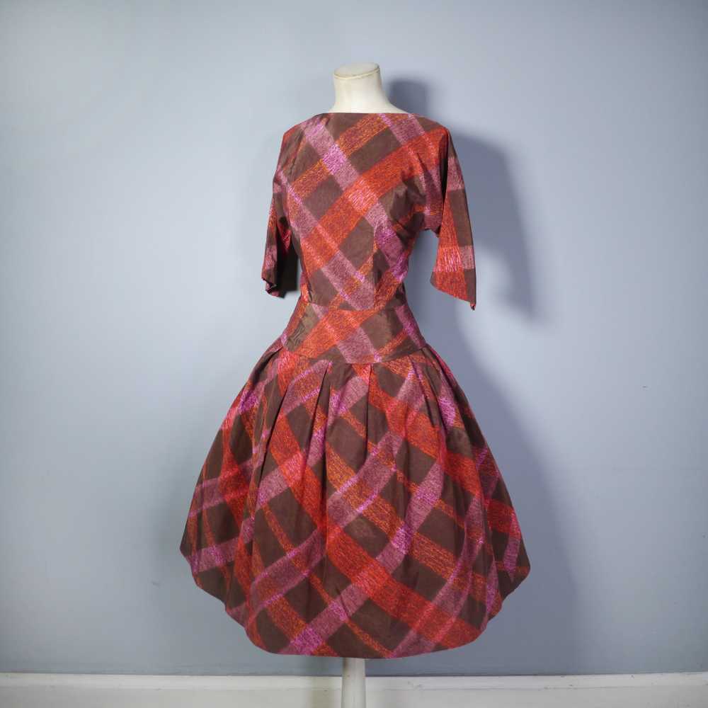 50s 60s TOWN TEMPO DARK RED PAINTERLY CHECK DROP … - image 8