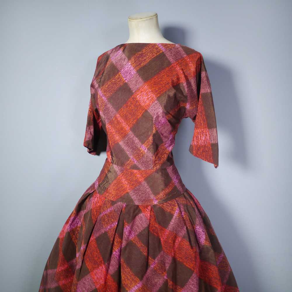 50s 60s TOWN TEMPO DARK RED PAINTERLY CHECK DROP … - image 9