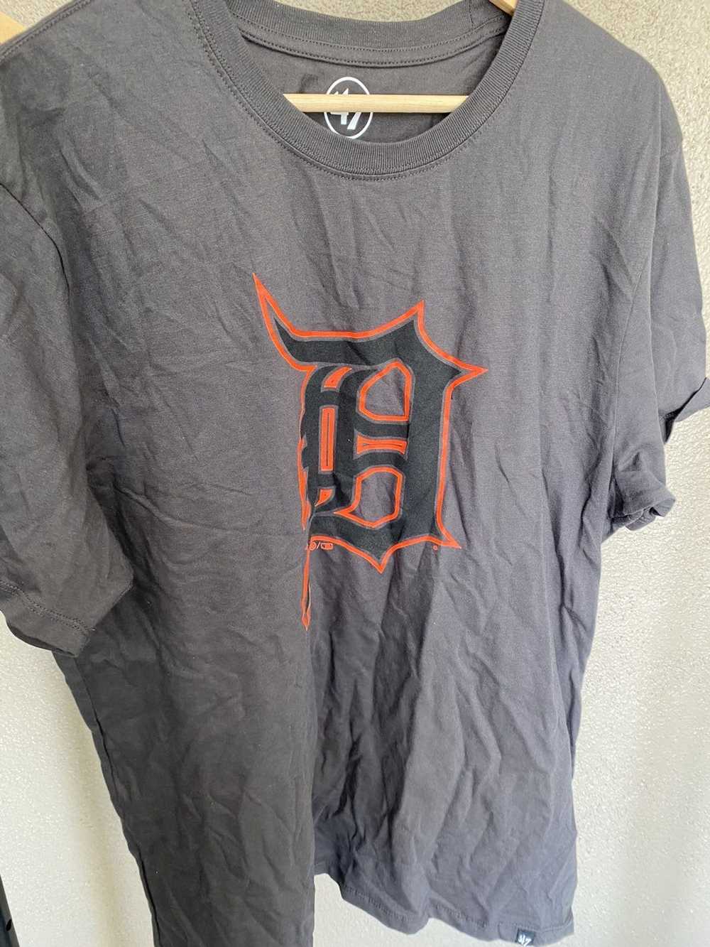 47 Brand Detroit Tigers Women's Bluestone Replay Rush V-Neck 3/4 Sleeve T-Shirt X-Large