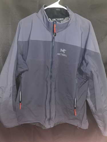 Arc'Teryx Arc’teryx navy windbreaker