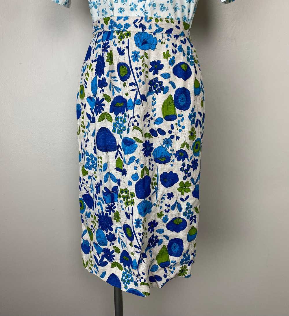 1960s Blue Floral Pencil Skirt, Size Small, 25.5"… - image 2