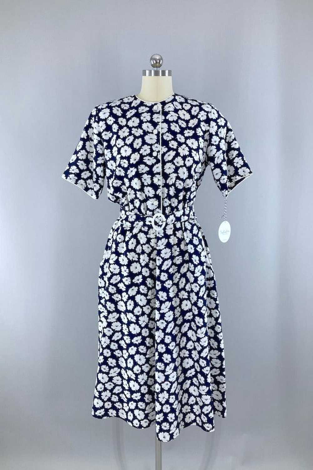Vintage Navy Floral Print Day Dress - image 1