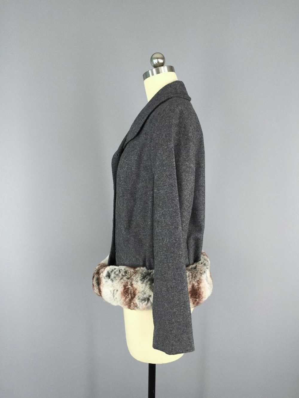 Vintage 1940s Grey Wool Jacket with Fur Trim - image 5