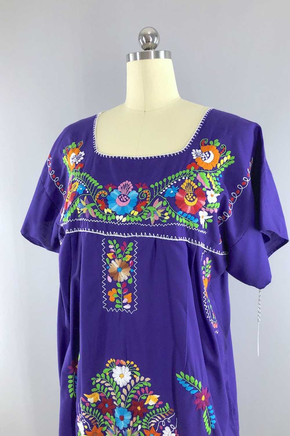 Vintage Embroidered Mexican Dress - image 2