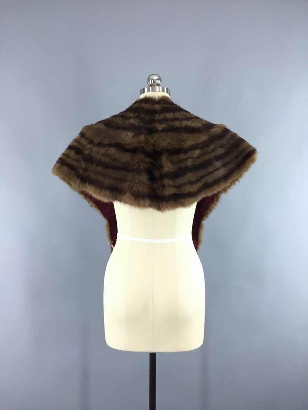 Vintage 1940s Small Dark Brown Fur Stole Wrap - image 4