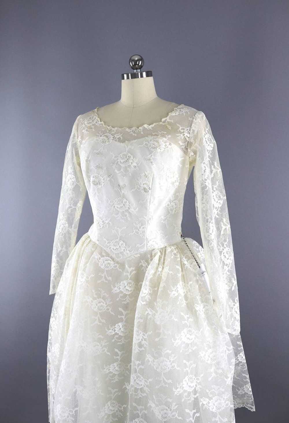 Vintage 1950s Lace Wedding Dress - image 2