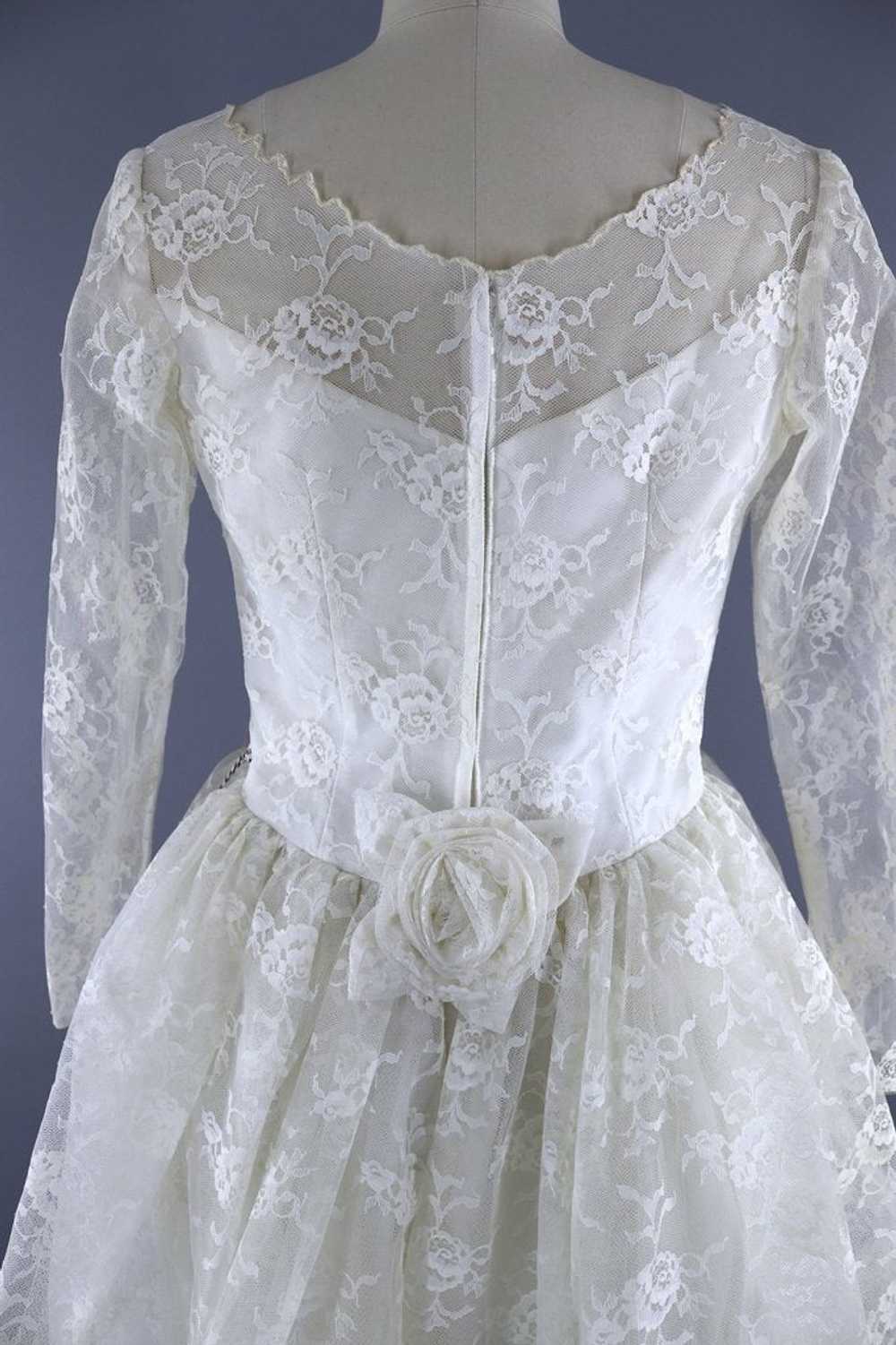 Vintage 1950s Lace Wedding Dress - image 7