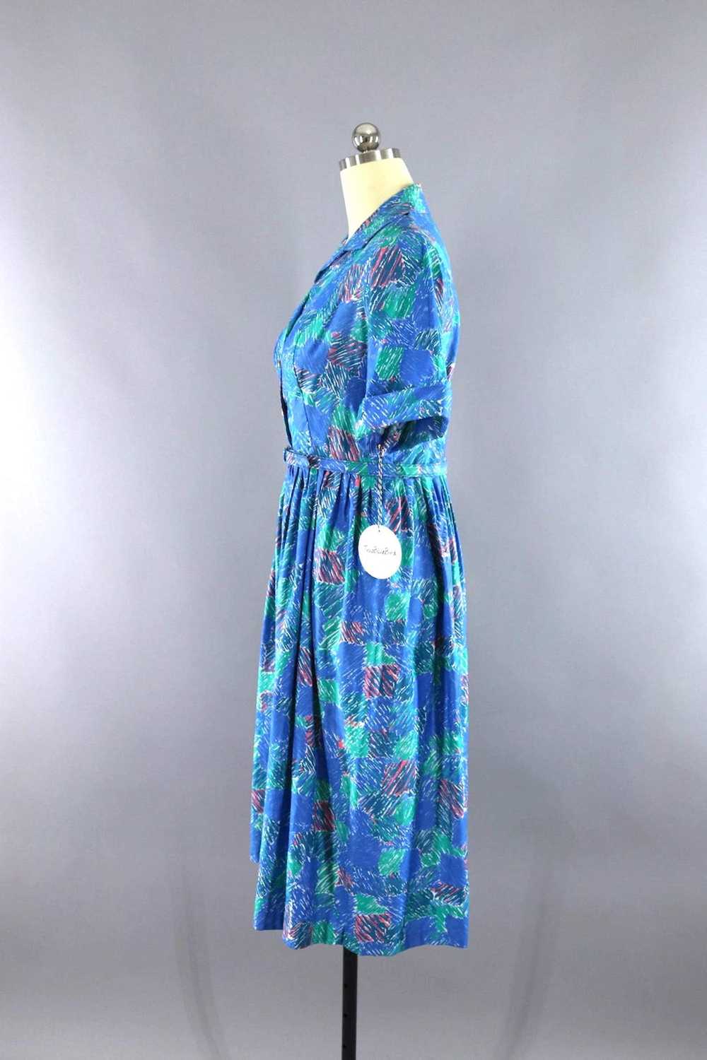 Vintage Blue Abstract Day Dress - image 4