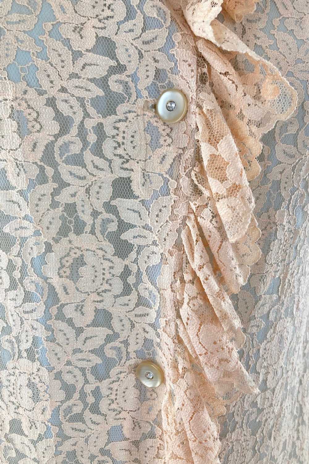 Vintage 1960s Blush Lace Robe - image 3