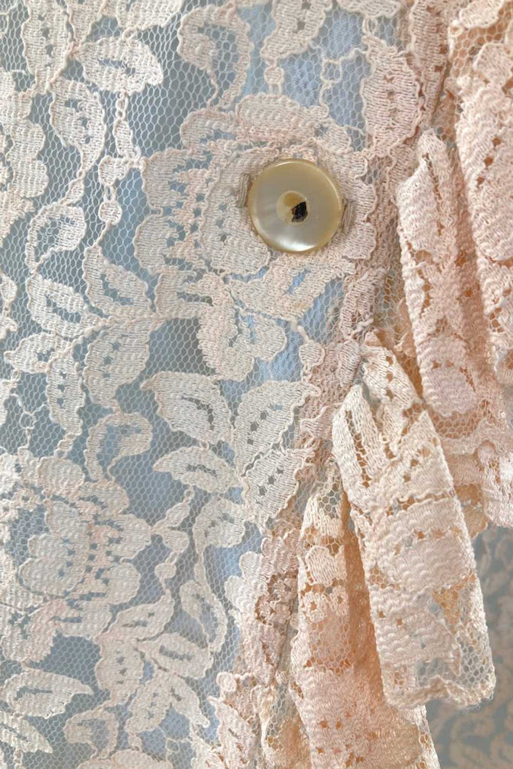 Vintage 1960s Blush Lace Robe - image 7