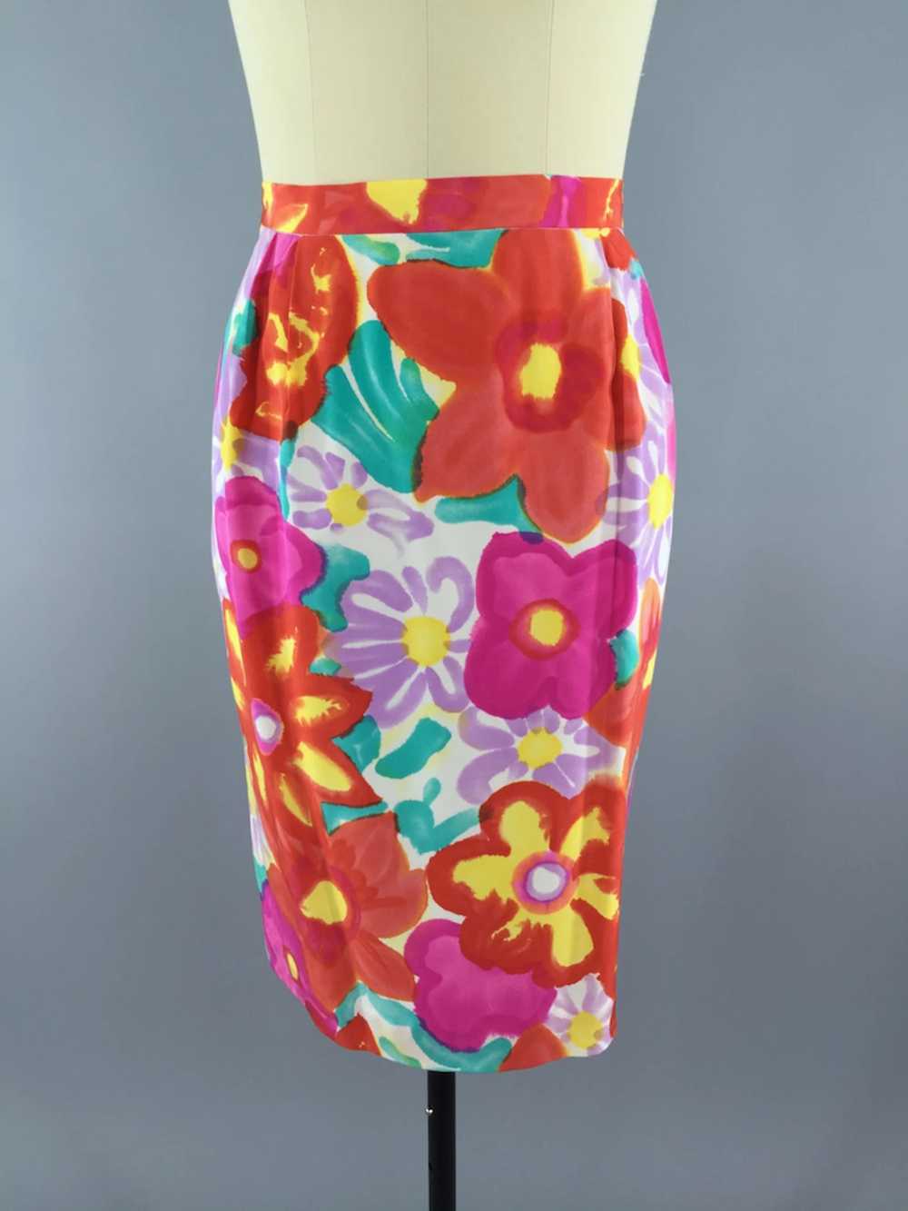 Vintage 1980s Silk Floral Print Pencil Skirt - image 2