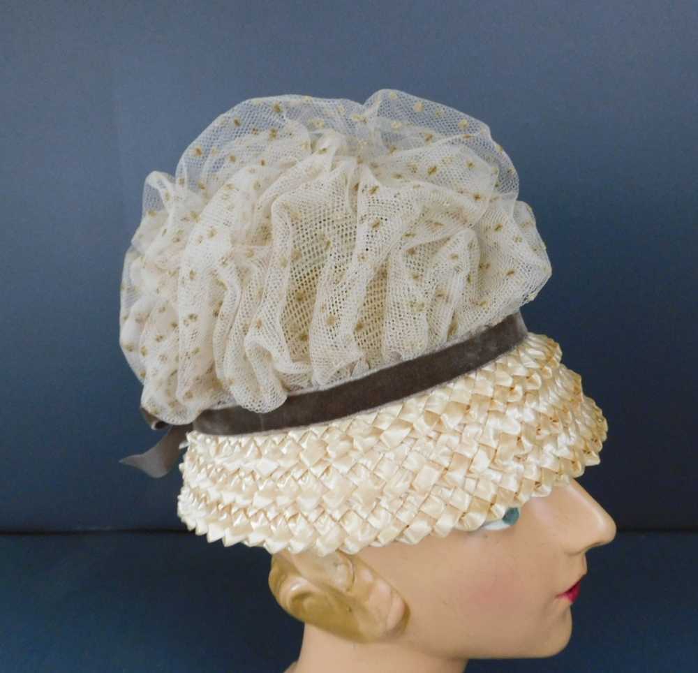 Vintage Dotted Tulle Straw Hat 1960s, 21 inch hea… - image 4