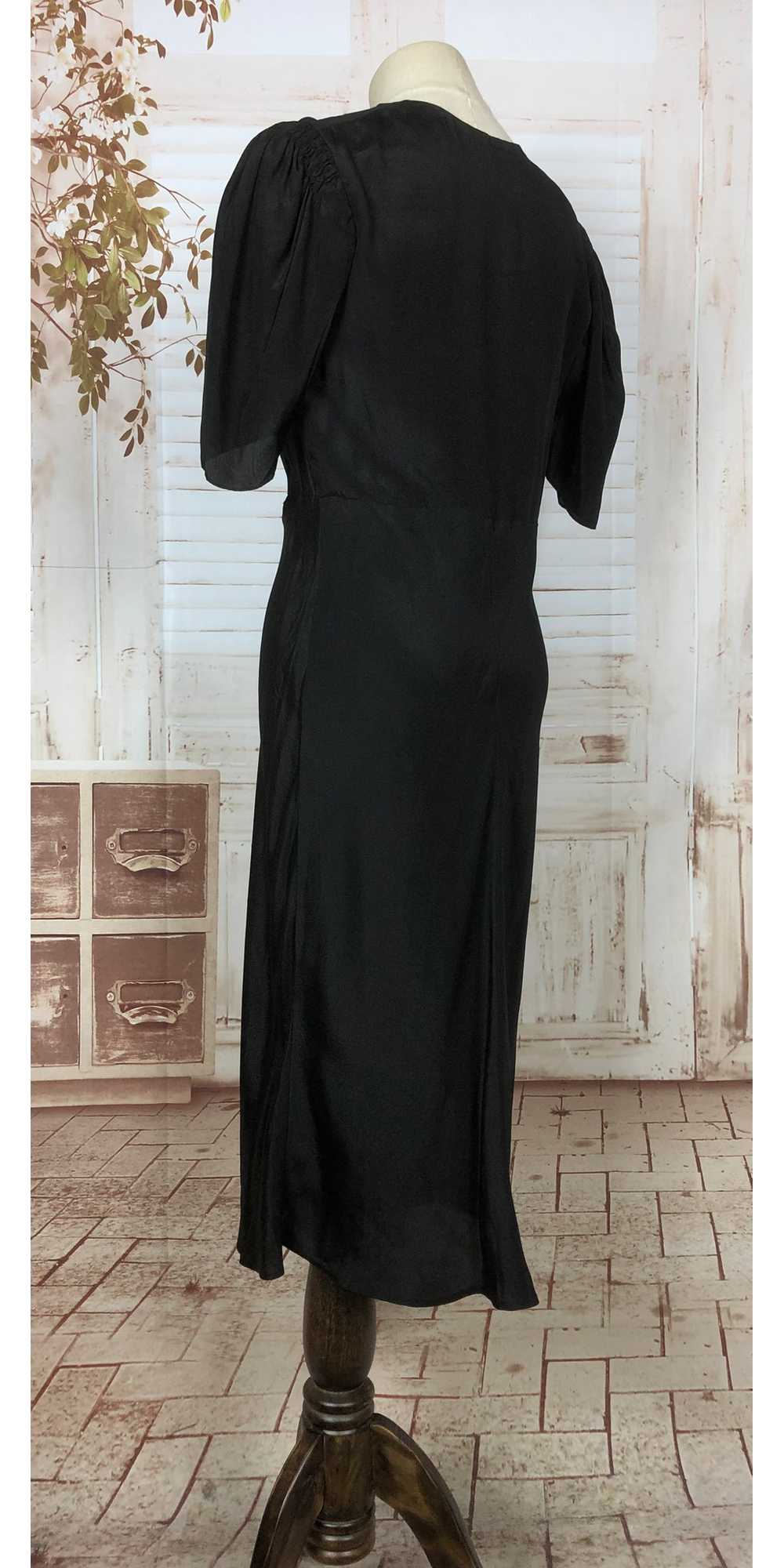 Stunning Original 1930s 30s Black Satin Femme Fat… - image 5
