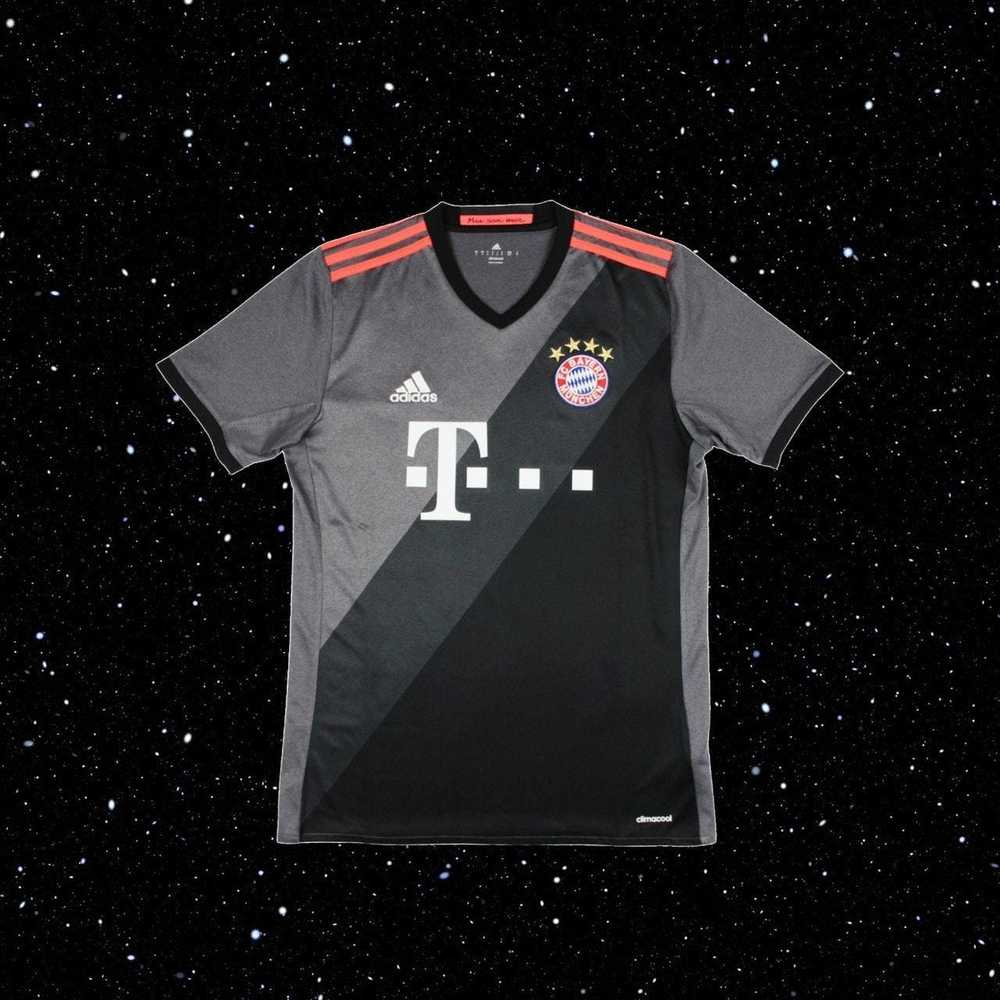 Adidas 2016-17 Bayern München Football Shirt (Exc… - image 2