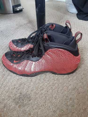 Nike Nike foamposite one cracked lava