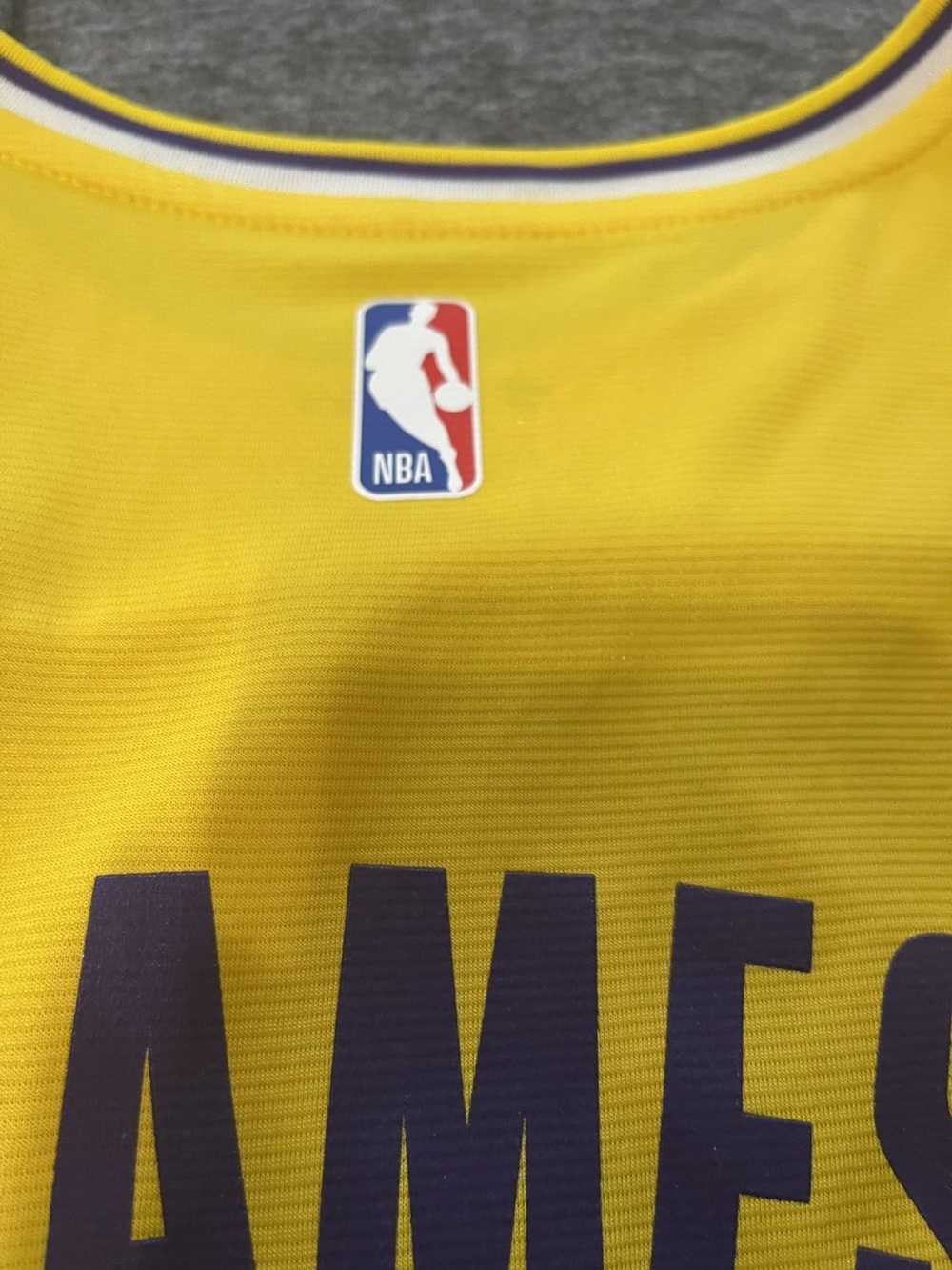 NBA Lakers Lebron James - image 1