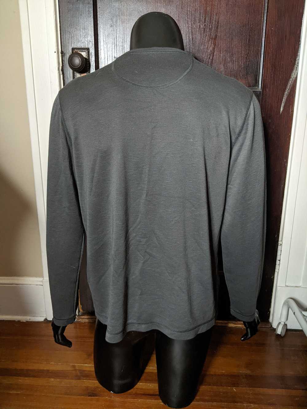 Orvis Grey knit long sleeve logo shirt - image 4
