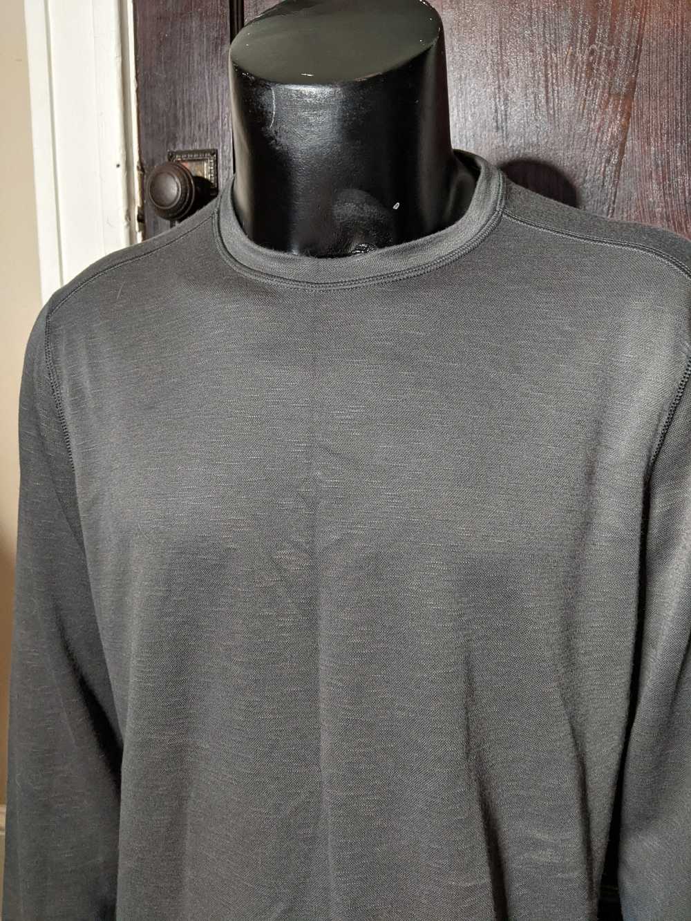 Orvis Grey knit long sleeve logo shirt - image 8