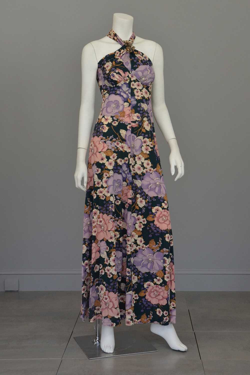 1970s Twisted Halter Keyhole Floral Print Maxi Dr… - image 7