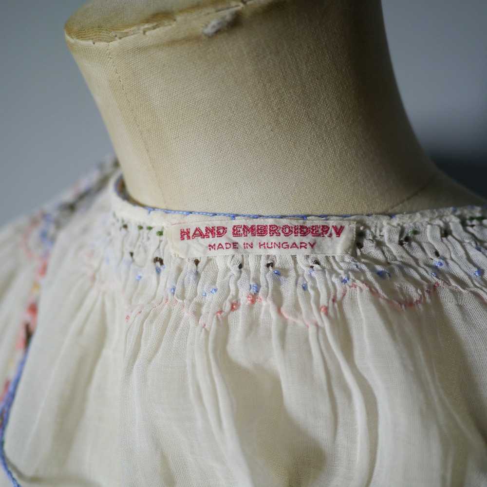 HAND EMBROIDERED 30s HUNGARIAN SHEER GAUZE COTTON… - image 9