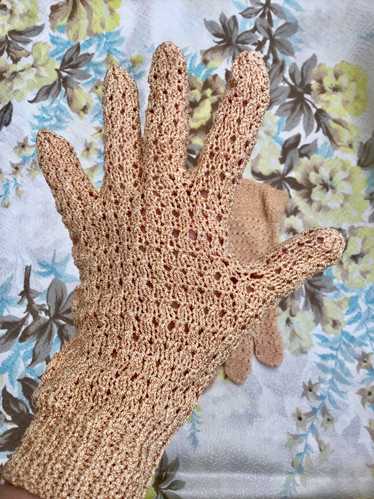 1930s 40s Vintage Lacey Crochet Knit Day Gloves in