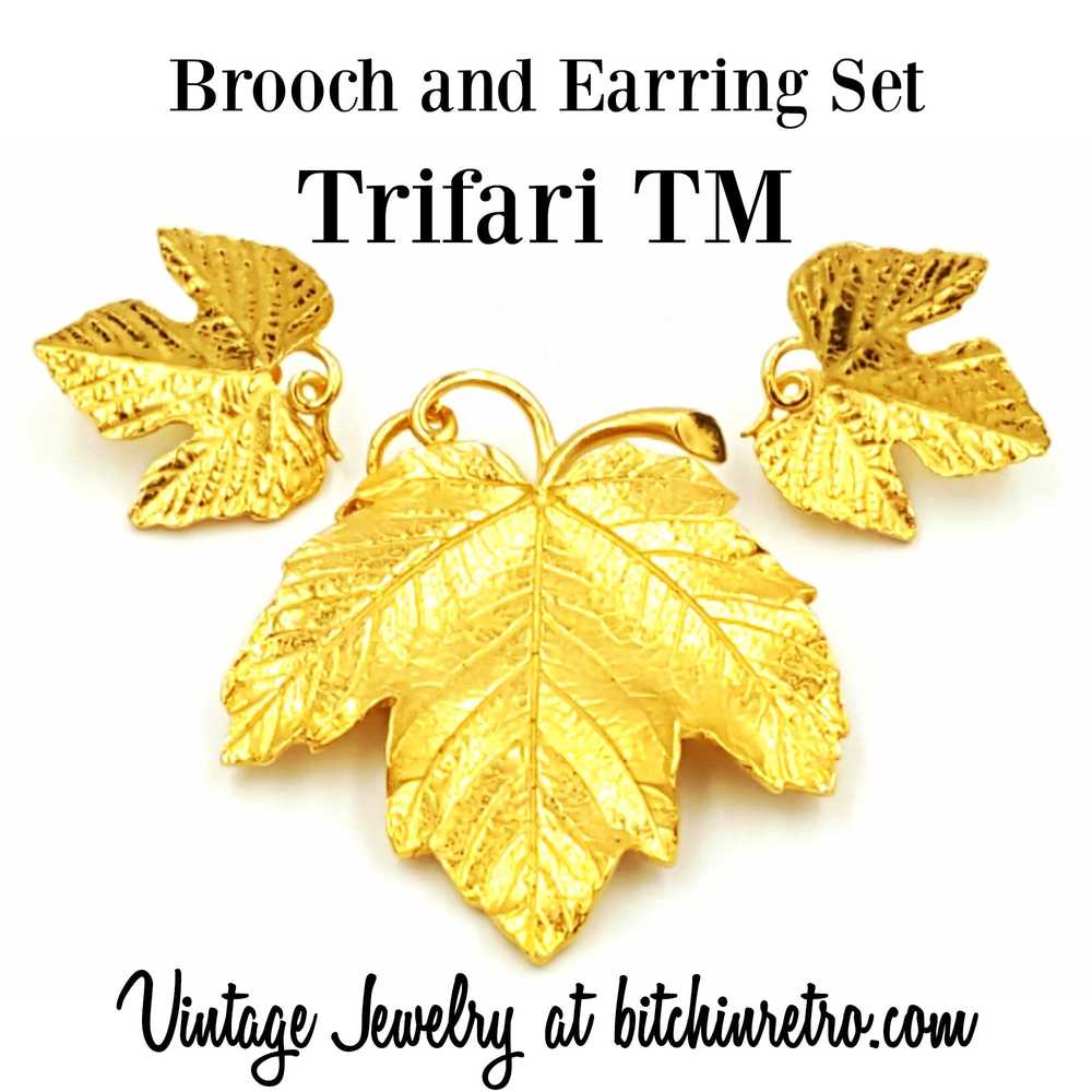 Trifari TM Vintage Leaf Brooch With Matching Comf… - image 1